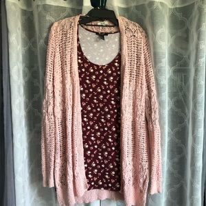 EUC- Burgundy Flower 3/4 Sleeve Body-con Dress